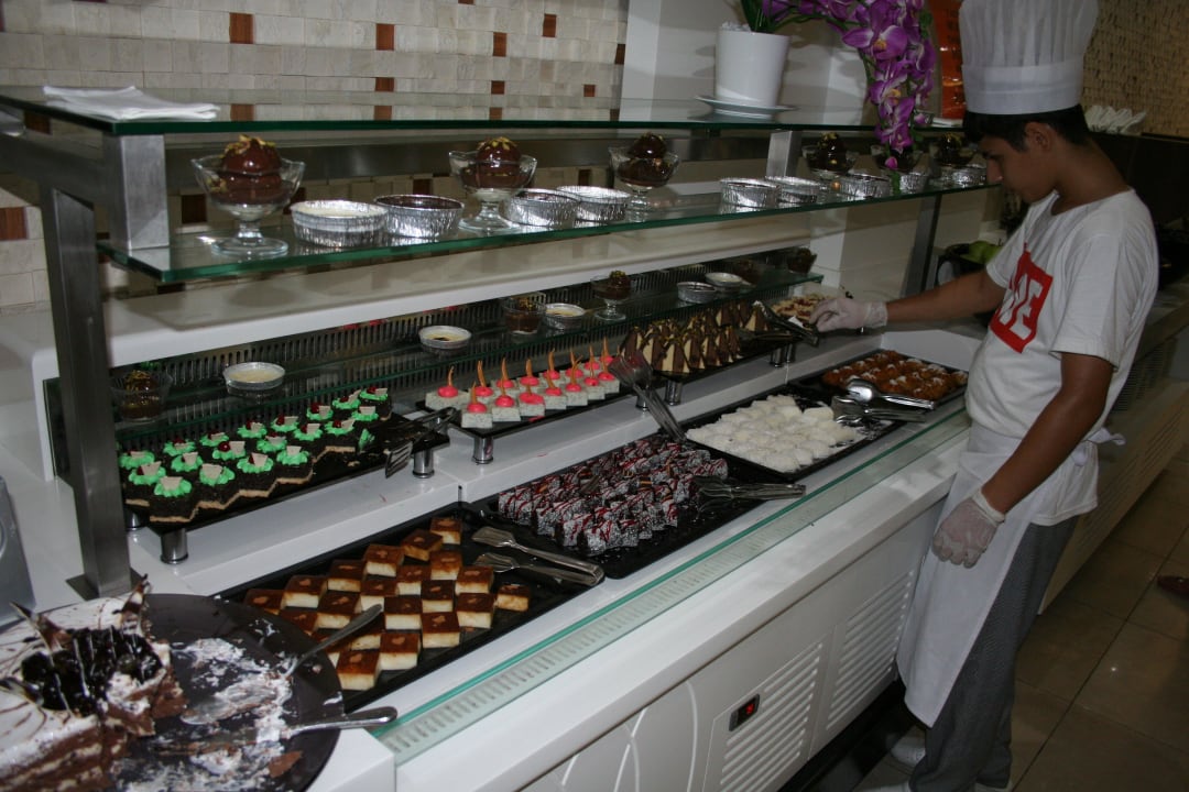 Buffet Hane Family Resort