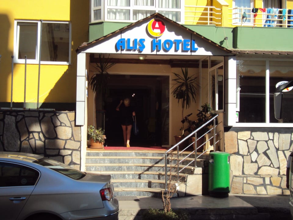 Вход - крыльцо Hotel Kleopatra Alis