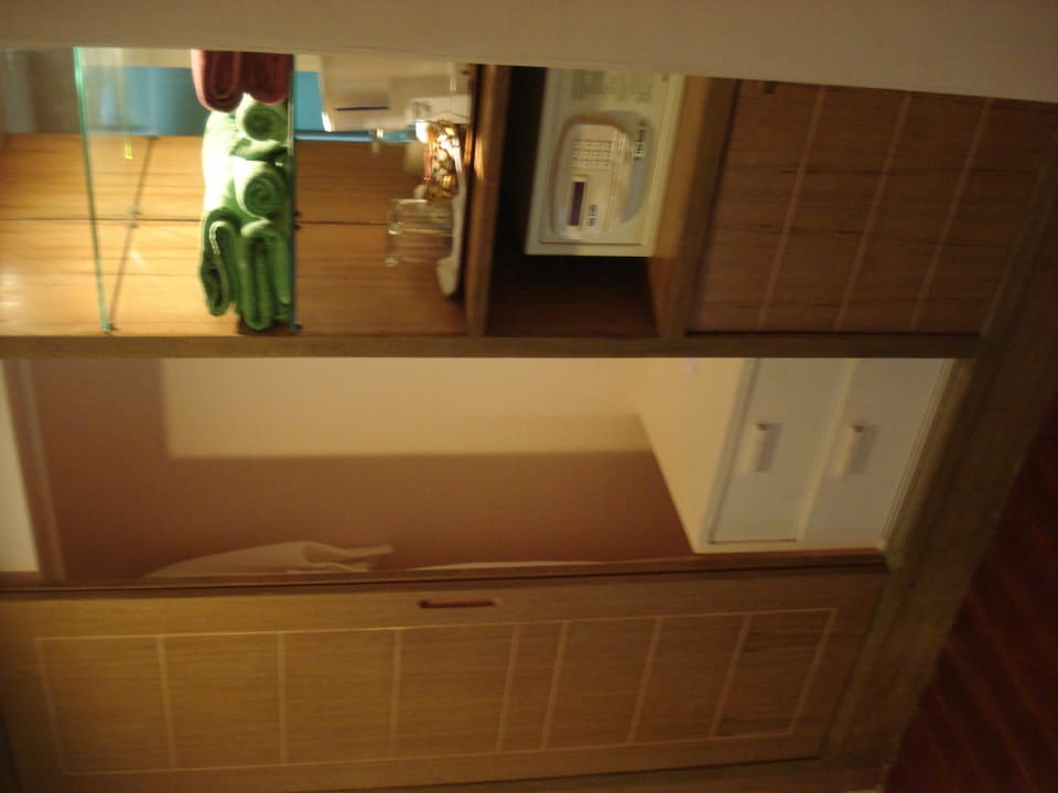 Zimmerschrank Hotel Nakara Long Beach Resort