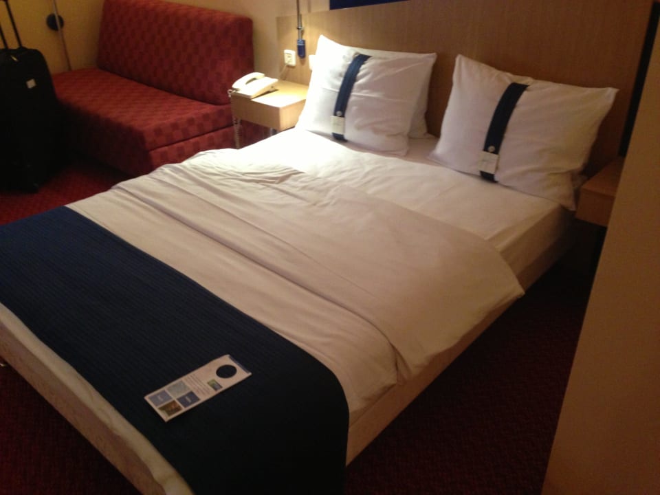Doppelbett Holiday Inn Express Frankfurt - Airport