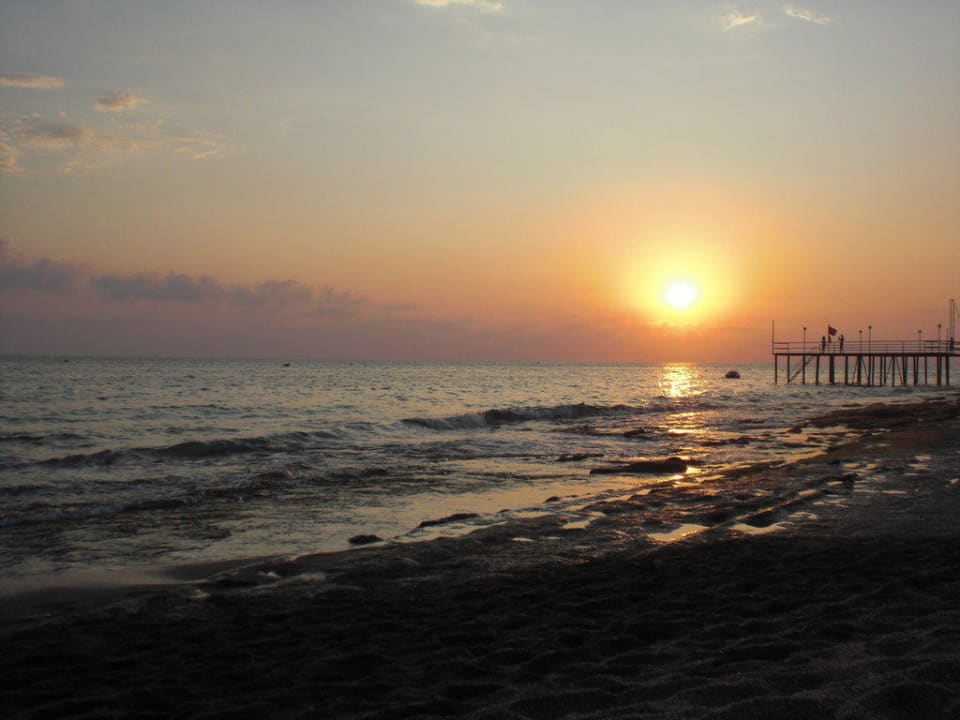 Sonnenuntergang am Strand Club Hotel Mirabell