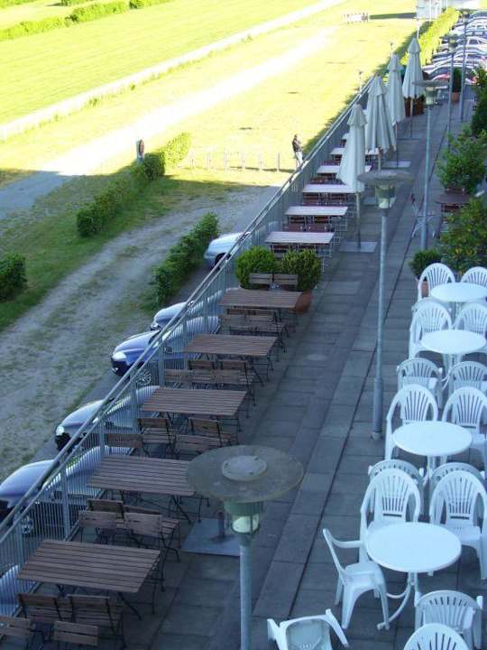 Terrasse Restaurant NH Hamburg Horner Rennbahn
