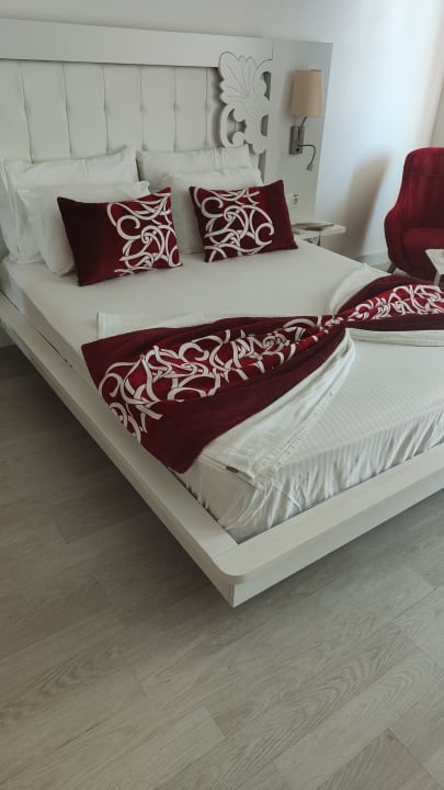 Zimmer Laguna Beach Alya Resort & Spa Hotel