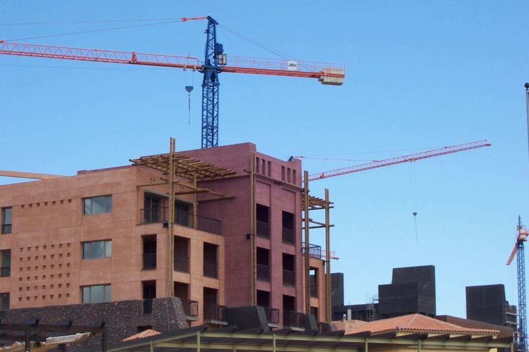 Vorderes Hauptgebäude Lopesan Baobab Resort