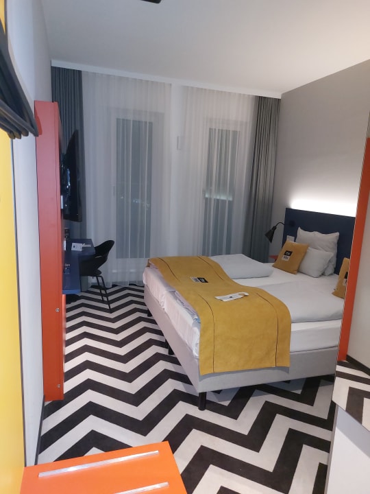 Zimmer Holiday Inn - the niu, Form Stuttgart Feuerbach