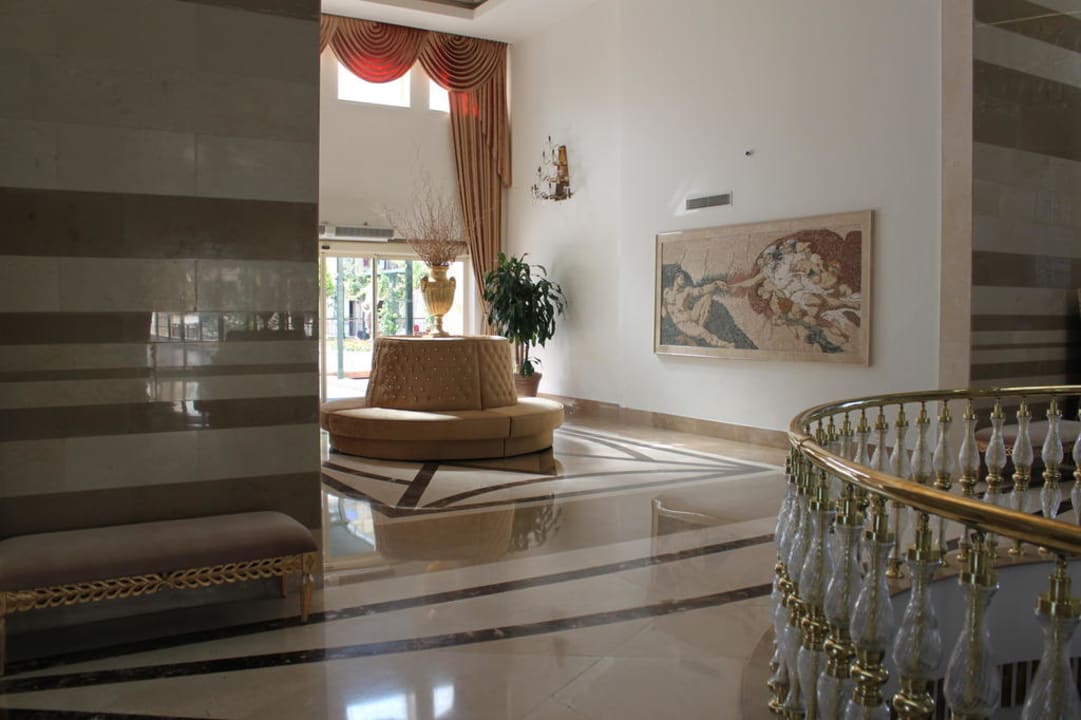 Rundes Sofa Dobedan Exclusive Hotel And Spa