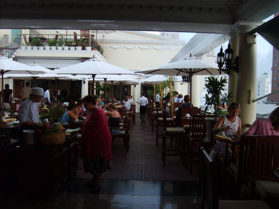 Frühstücksbuffet und Mr. Tea n Coffee Hotel Majestic Saigon