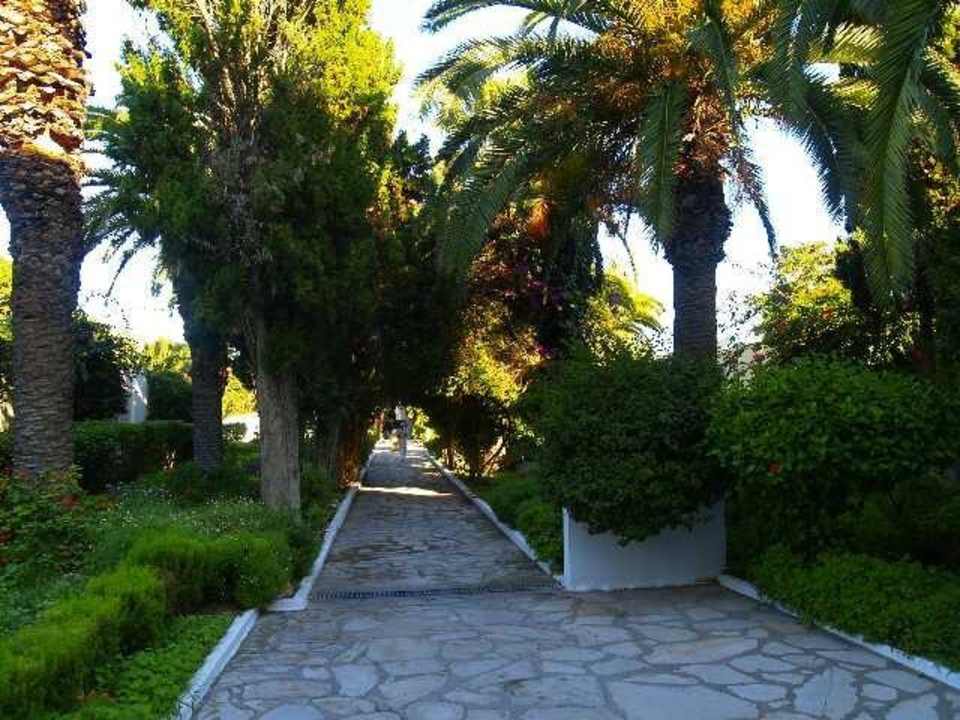 Wandelpaden op het hotelpark The Orangers Beach Resort and Bungalows