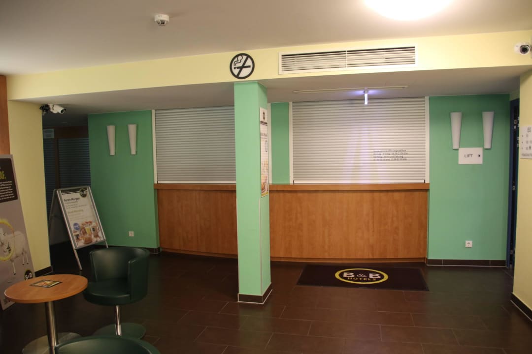 Eingangsbereich B&B Hotel München-Airport