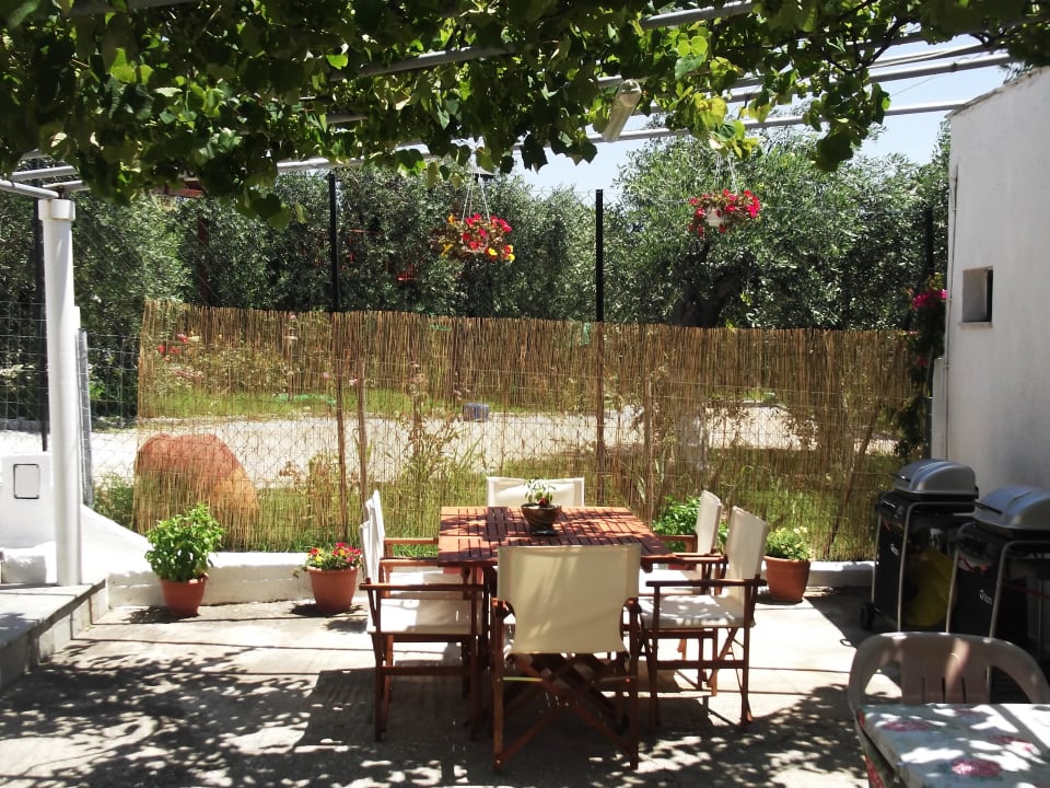 Garden Gorgona Rooms