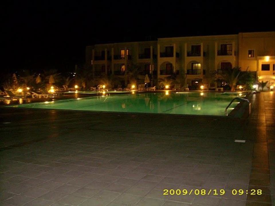 Pool bei Nacht  Hotel Tigaki Beach