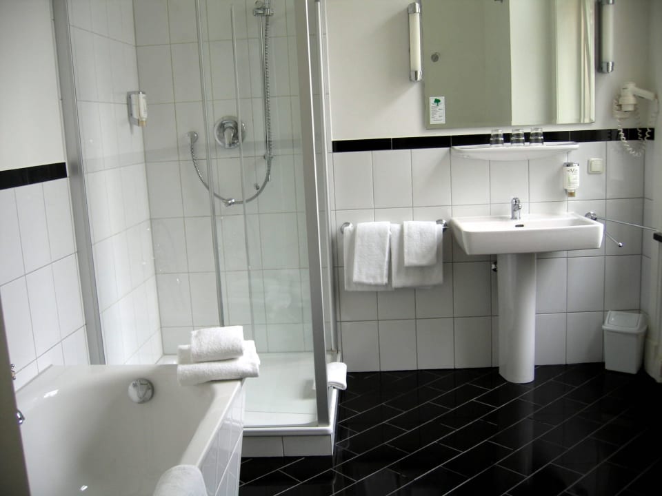 Bad + Dusche Hotel Kronprinz Hamburg