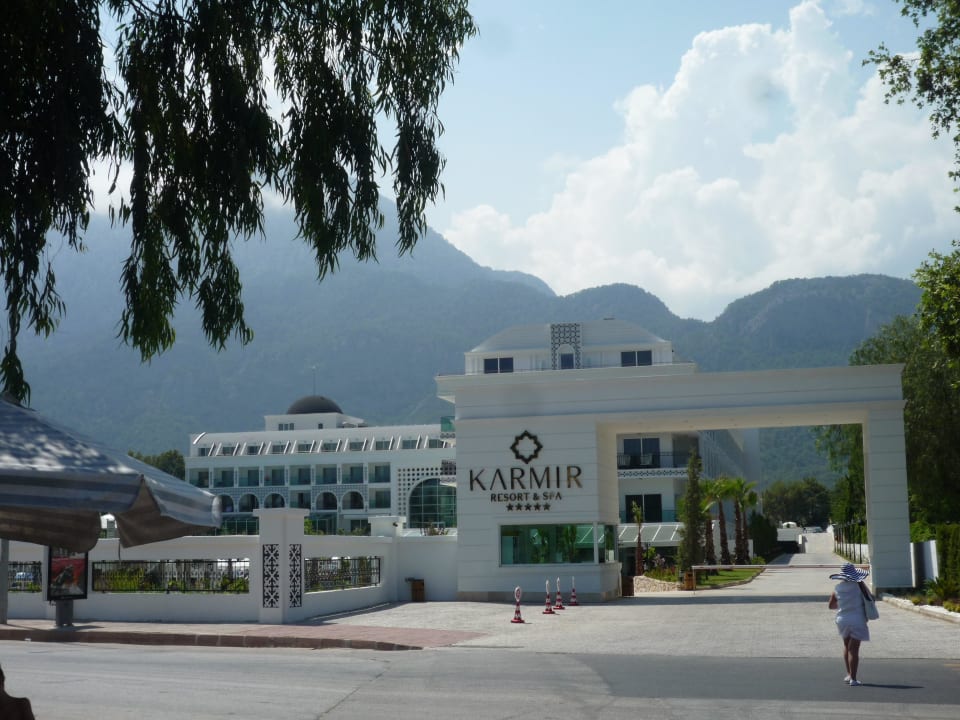Einfahrt Karmir Resort & Spa