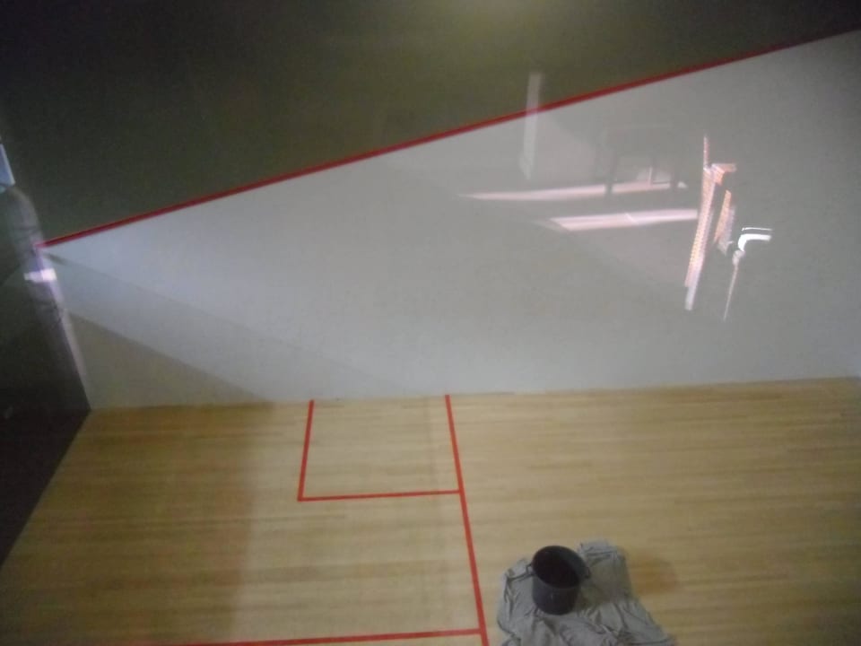 Blick in die Squash-Halle Saccharum
