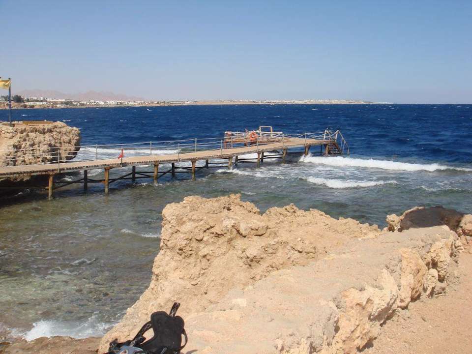 Widok z plaży hotelowej na morze Amphoras Blu