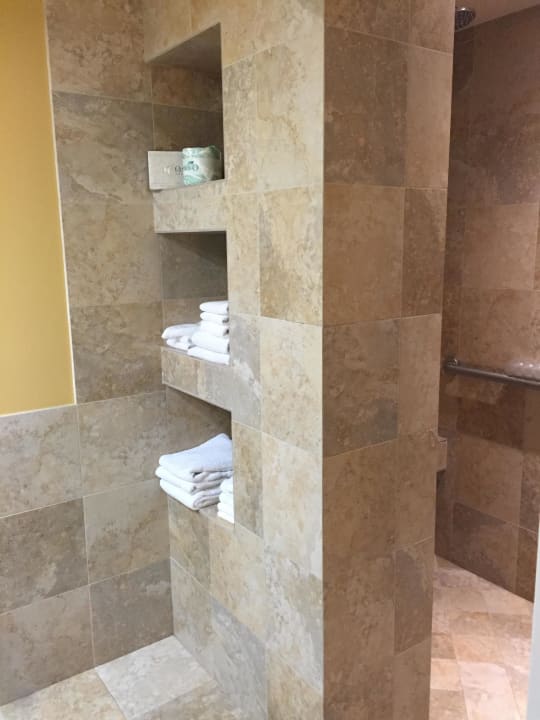 Bad Hollywood Hotel - The Hotel of Hollywood