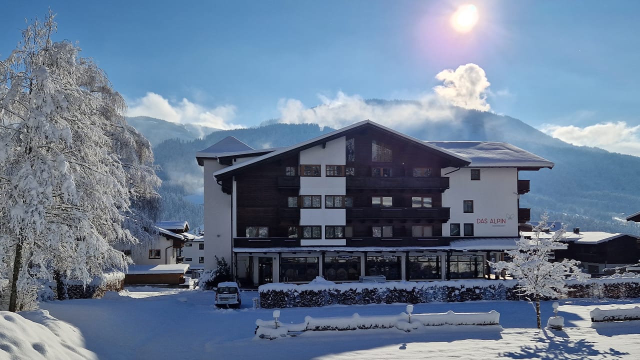 Außenansicht Garni Hotel - Das Alpin Kaiserzeit