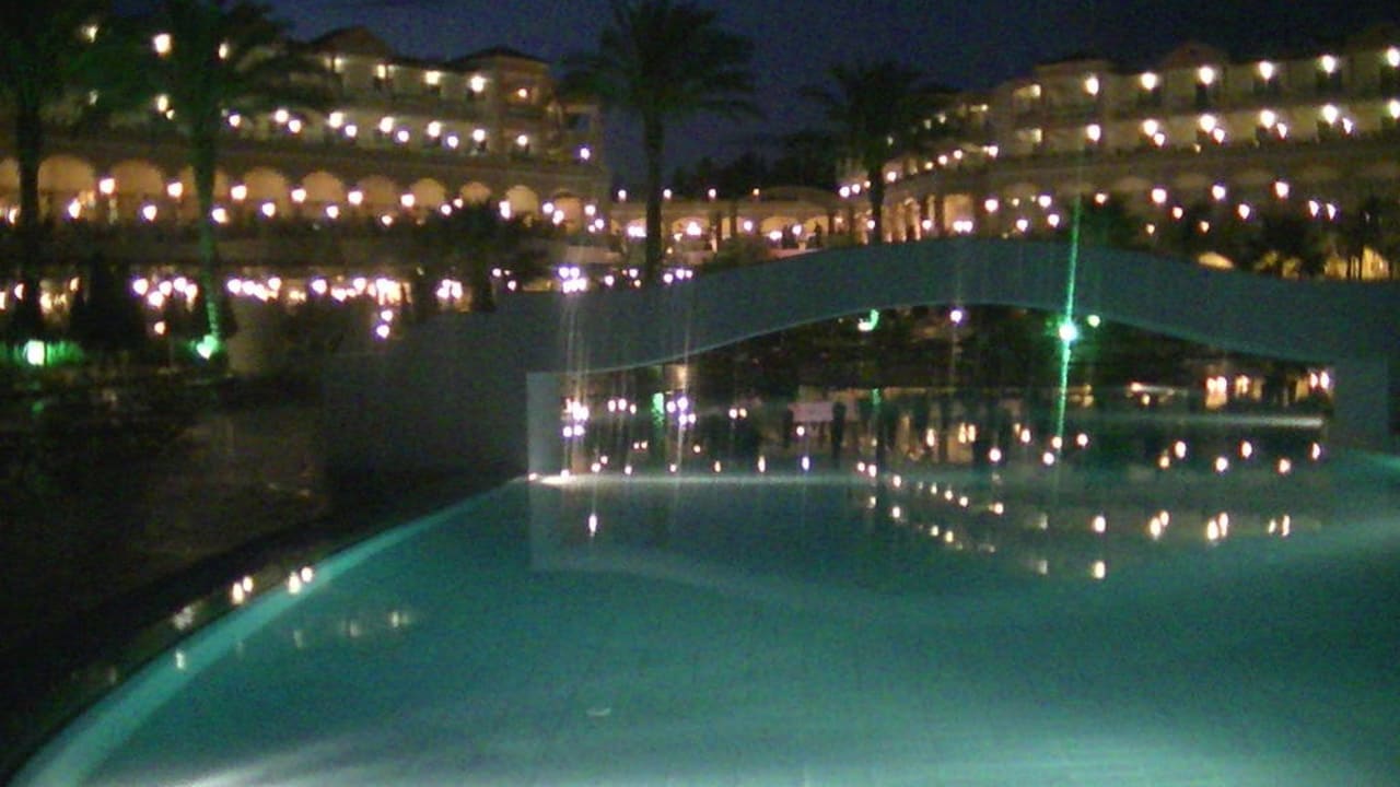 Pool bei Nacht Lindos Princess Beach Resort & Spa