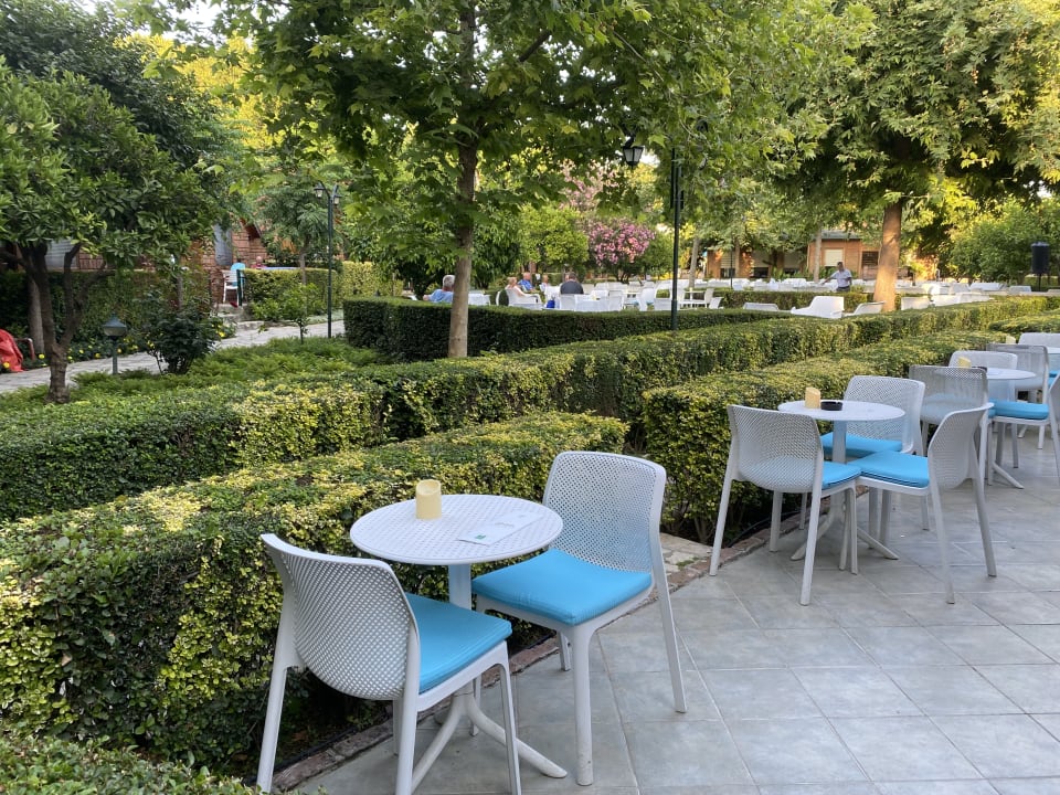 Gastro Can Garden Beach