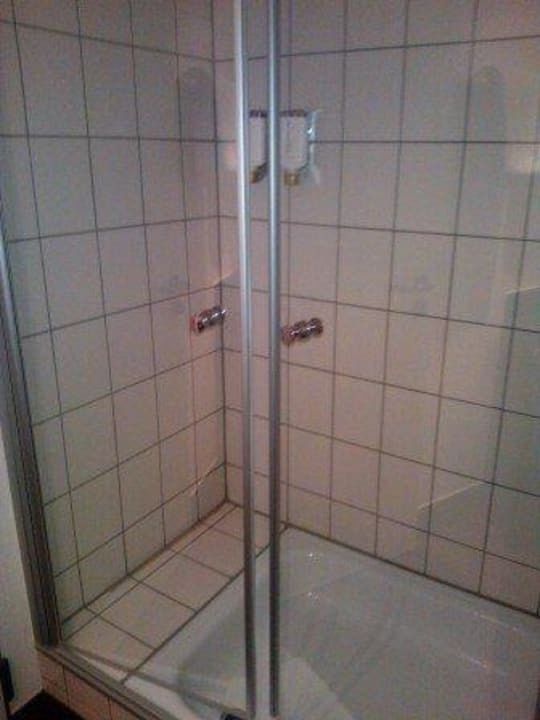Sehr große Dusche H+ Hotel Hannover