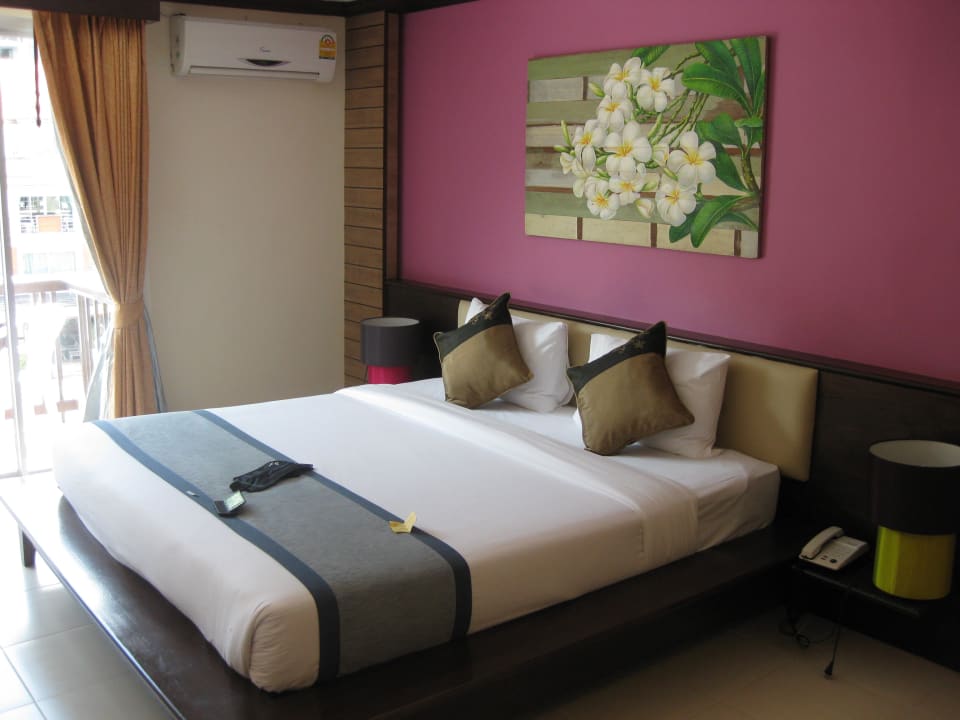 Bett The Haleeva Aonang