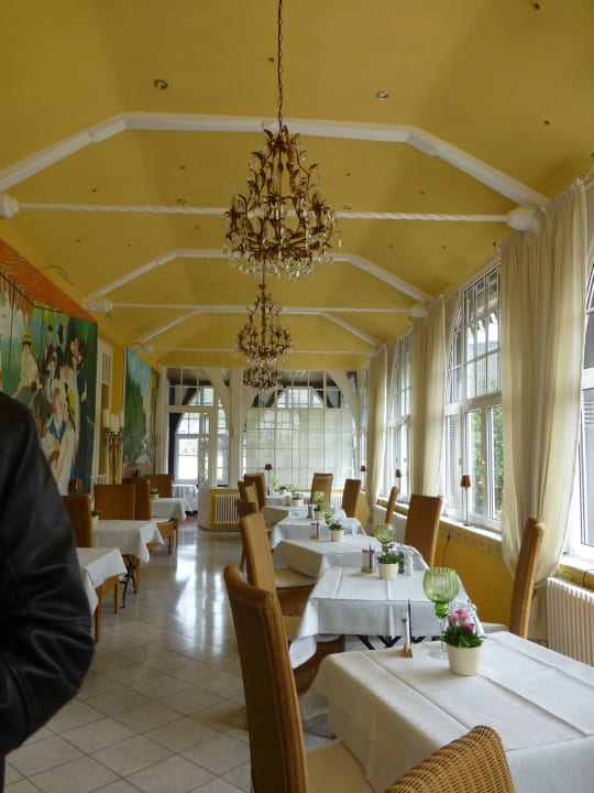 Hier gibt es Frühstück, Mittag- und Abendessen PARK VILLA zentral am Mittelrhein