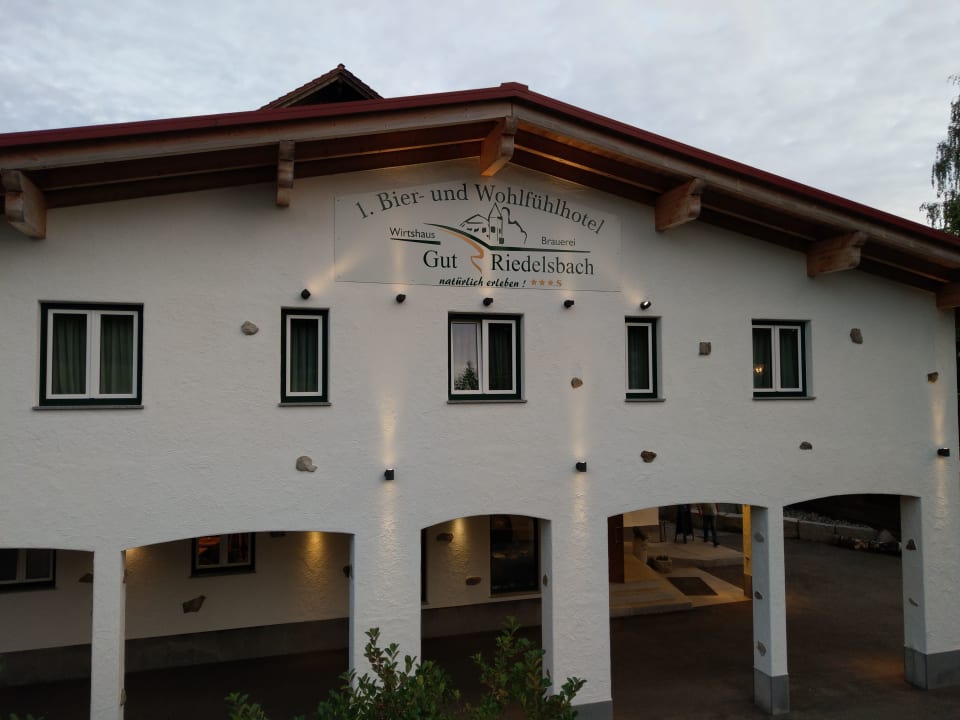 Außenansicht 1. Bier & Wohlfühlhotel Gut Riedelsbach