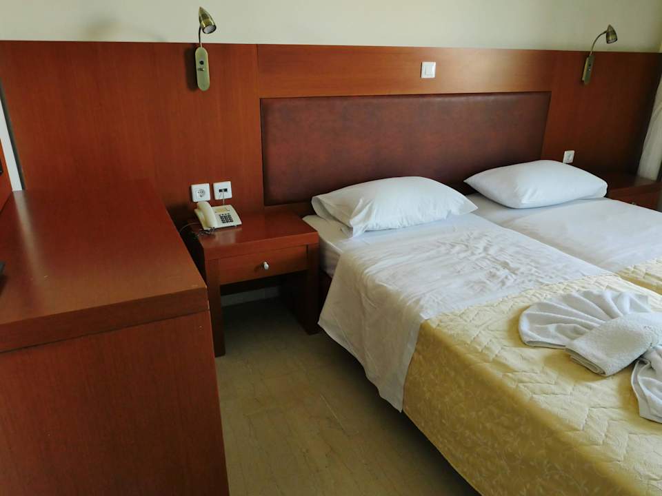 Hotel Jupiter Karras Grande Resort