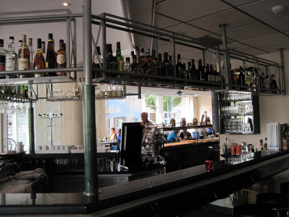 Ansprechende Bar DORMERO Hotel Dessau-Roßlau