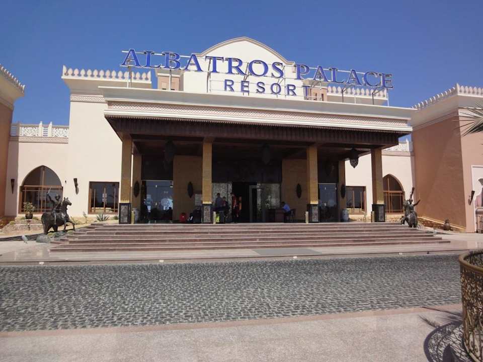 Hoteleingang Pickalbatros Palace Resort