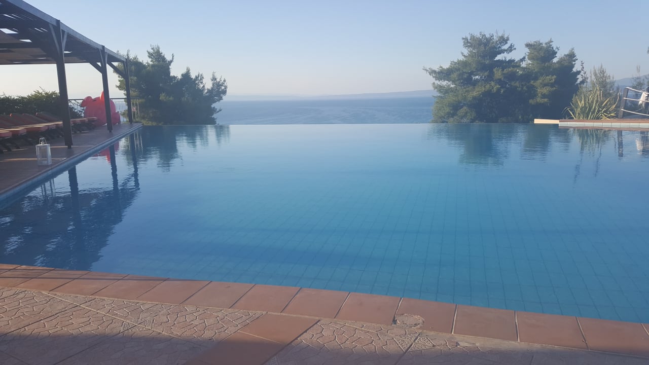 Pool Alia Palace