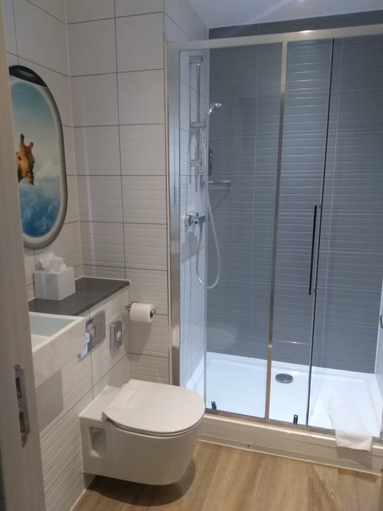Zimmer ibis Styles London Heathrow Airport