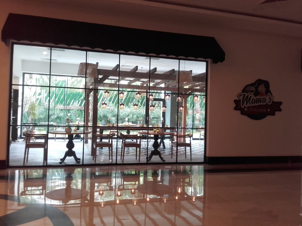 Blick ins italienische Restaurant DoubleTree by Hilton Antalya-Kemer