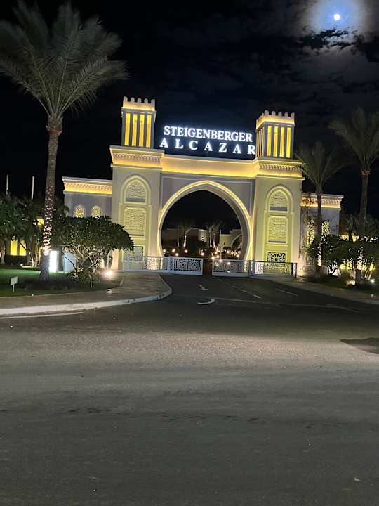 Außenansicht Steigenberger Alcazar