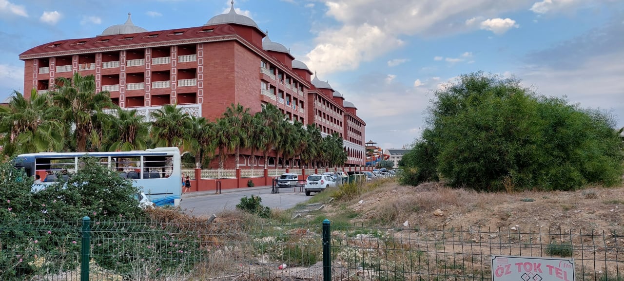 Außenansicht Royal Taj Mahal Hotel