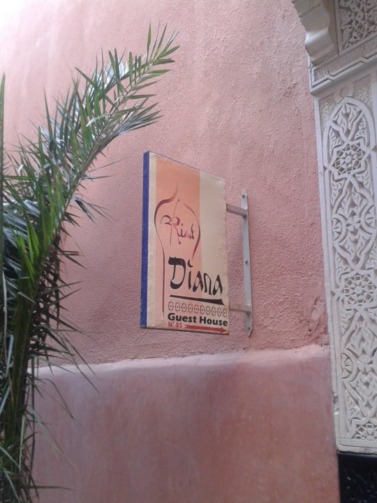 Hotelschild Guest House Riad Diana