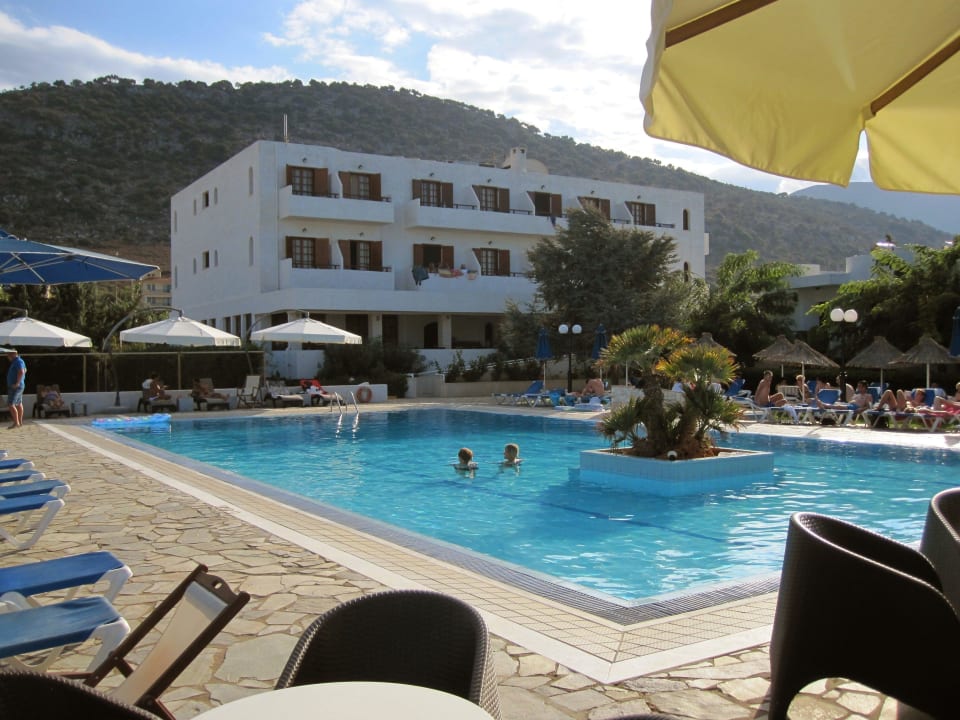 Blick zum Haupthaus mit Lobby Sentido Kyknos Beach Adults Only 16+