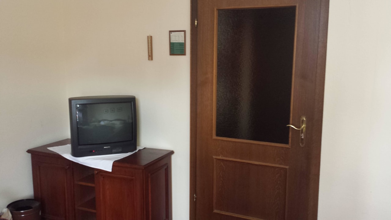 Spartanisch und sehr veraltet Hotel Schwarzer Adler