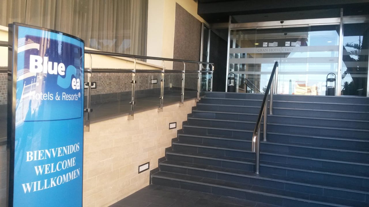 Blick zum Eingang BLUESEA Gran Cervantes