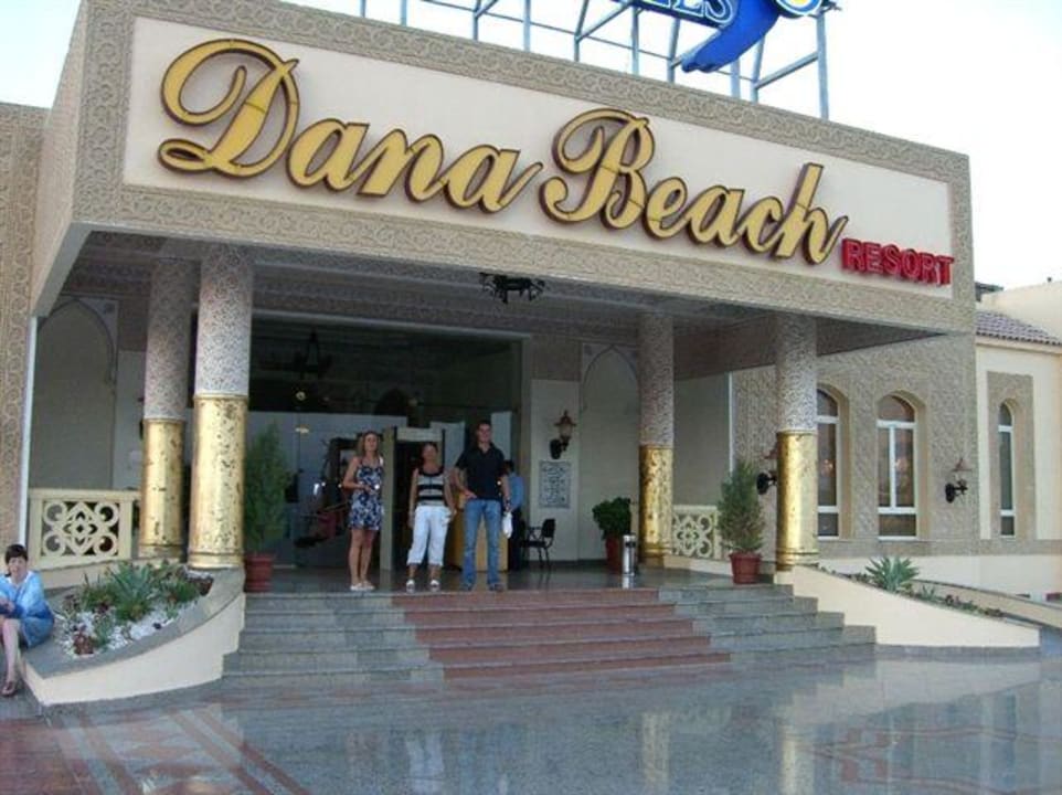 Hoteleingang Pickalbatros Dana Beach Resort - Hurghada