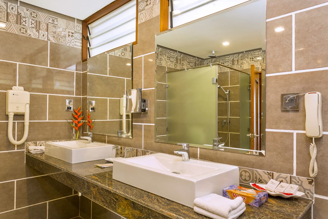 Zimmer Travellers Beach Hotel & Club