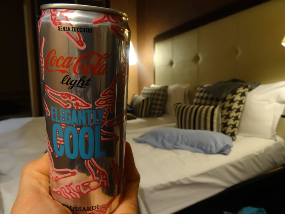 Doppelzimmer (und Cola im coolen Design) Hotel Fiume
