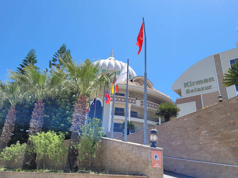 Außenansicht Kirman Belazur Resort & Spa