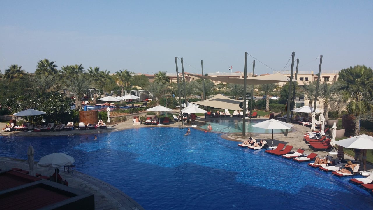 Es gibt 2 Pools The Westin Abu Dhabi Golf Resort & Spa