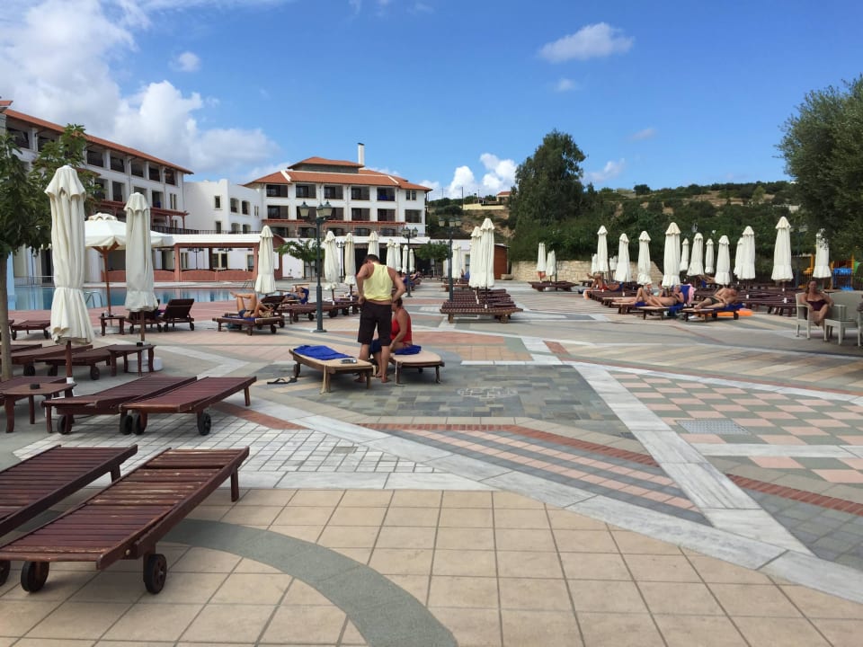 Liegeterrasse Creta Maris Resort