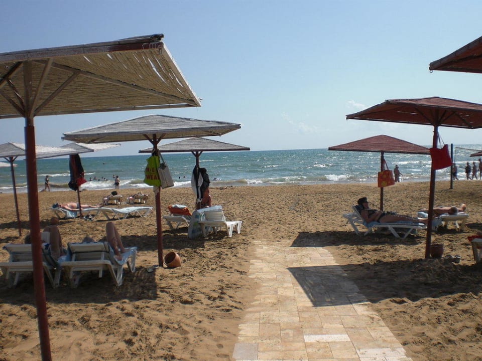 Hoteleigener Strand Hotel Süral Resort