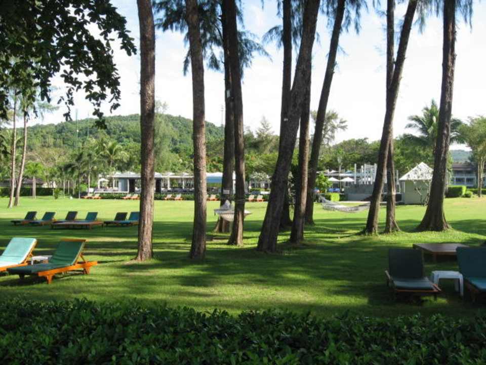 Liegewiese Dusit Thani Krabi Beach Resort