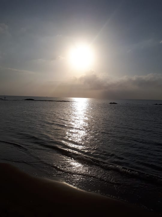 Morgens um 6 Uhr. Sehr schön ruhig und warm.  Salamis Bay Conti Resort Hotel & Casino