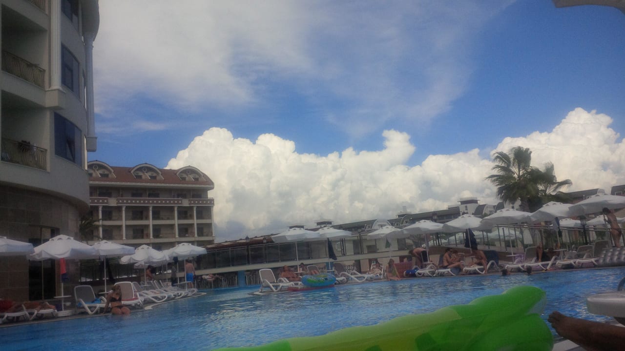 Kleiner Pool Kirman Belazur Resort & Spa