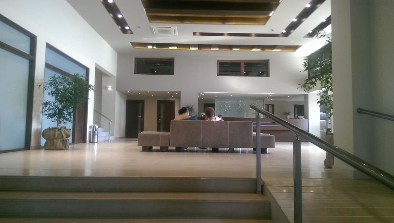 Die Lobby TUI SUNEO Chrissi Amoudia